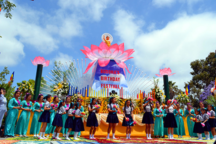 Phát[-]huy[-]vai[-]trò[-]các[-]tôn[-]giáo[-]tham[-]gia[-]bảo[-]vệ[-]môi[-]trường,[-]ứng[-]phó[-]với[-]biến[-]đổi[-]khí[-]hậu[-]